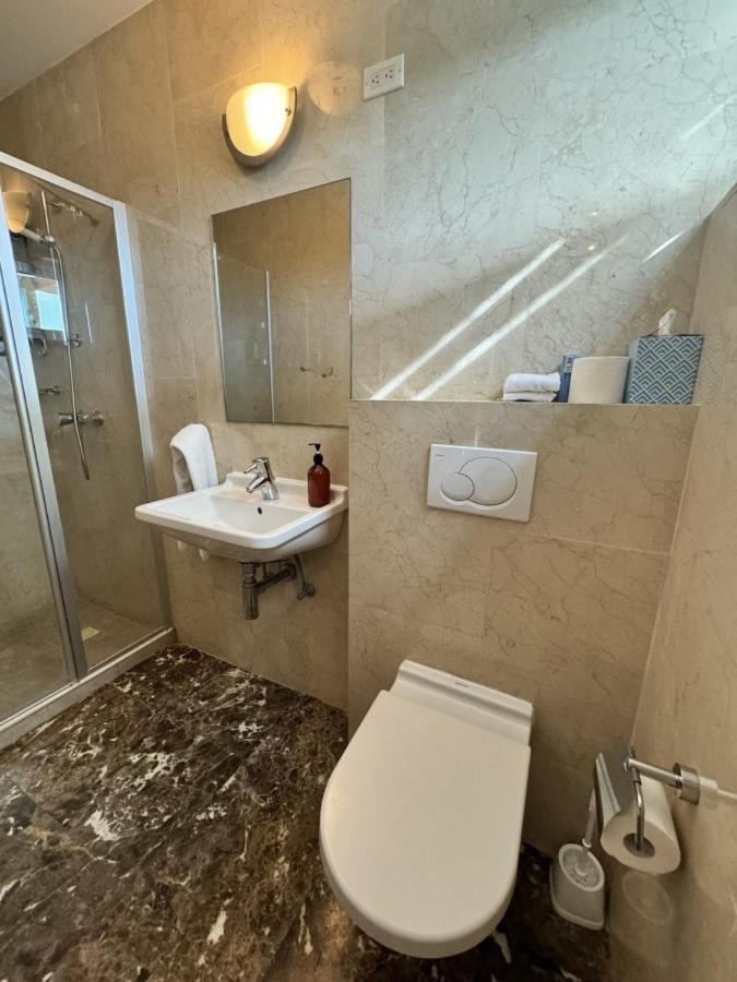 Palm Beach 6 Bedroom Villa With Private Pool Behind Marriott Luaran gambar