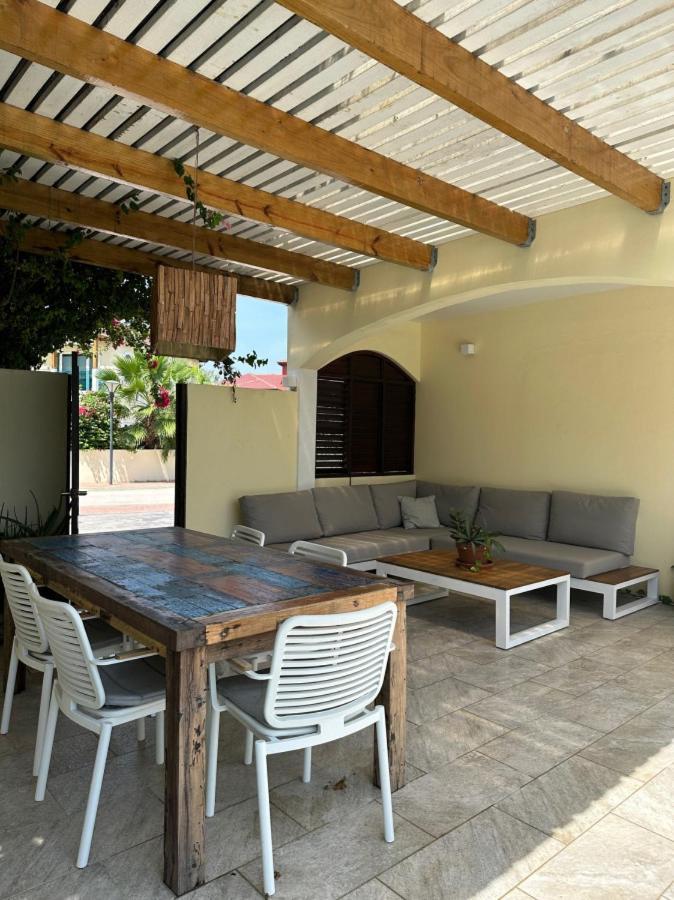Palm Beach 6 Bedroom Villa With Private Pool Behind Marriott Luaran gambar
