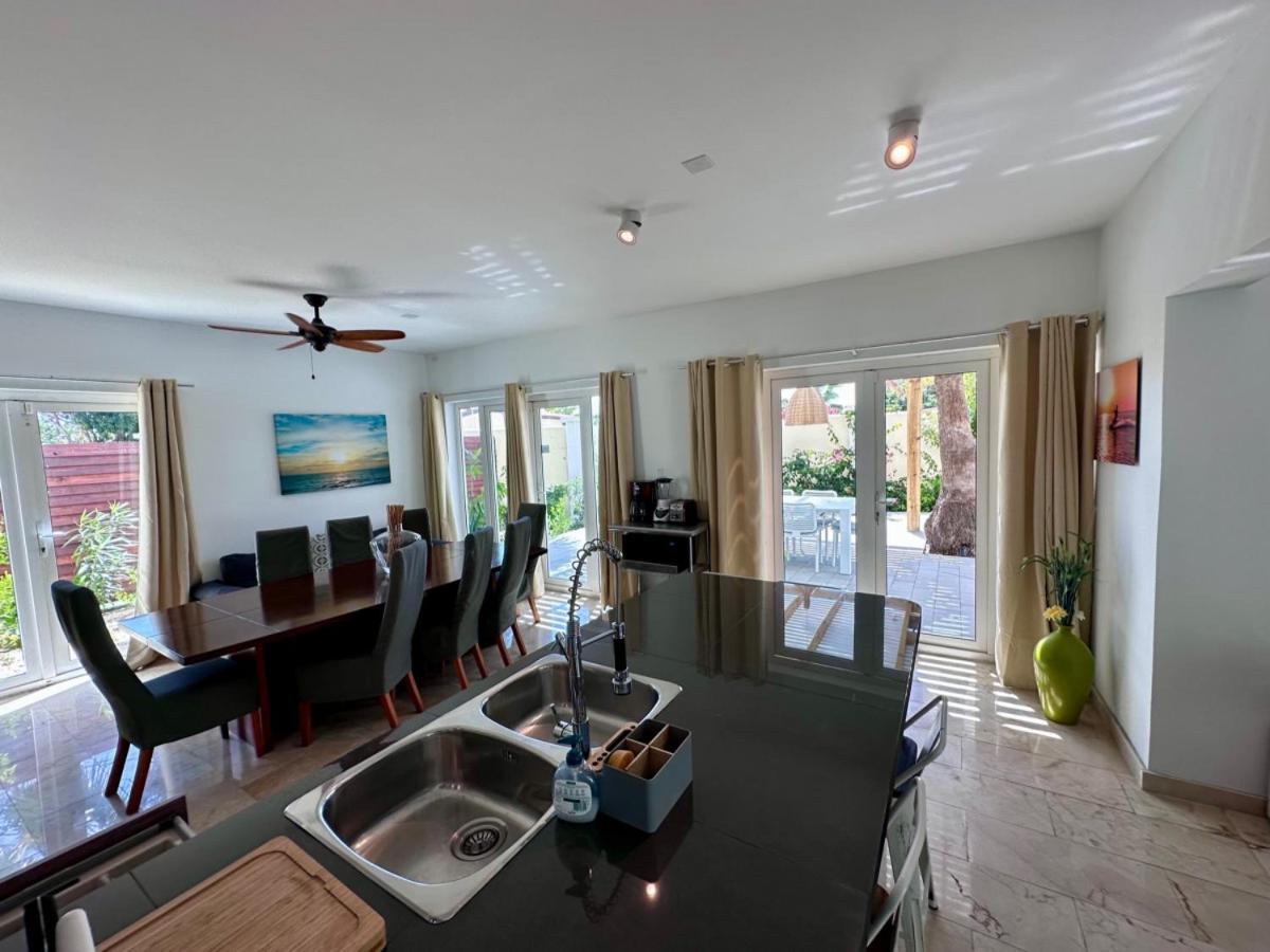 Palm Beach 6 Bedroom Villa With Private Pool Behind Marriott Luaran gambar