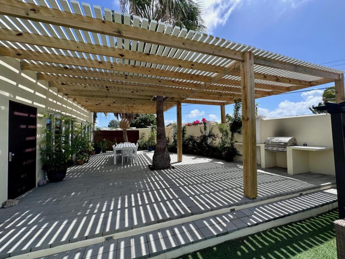 Palm Beach 6 Bedroom Villa With Private Pool Behind Marriott Luaran gambar